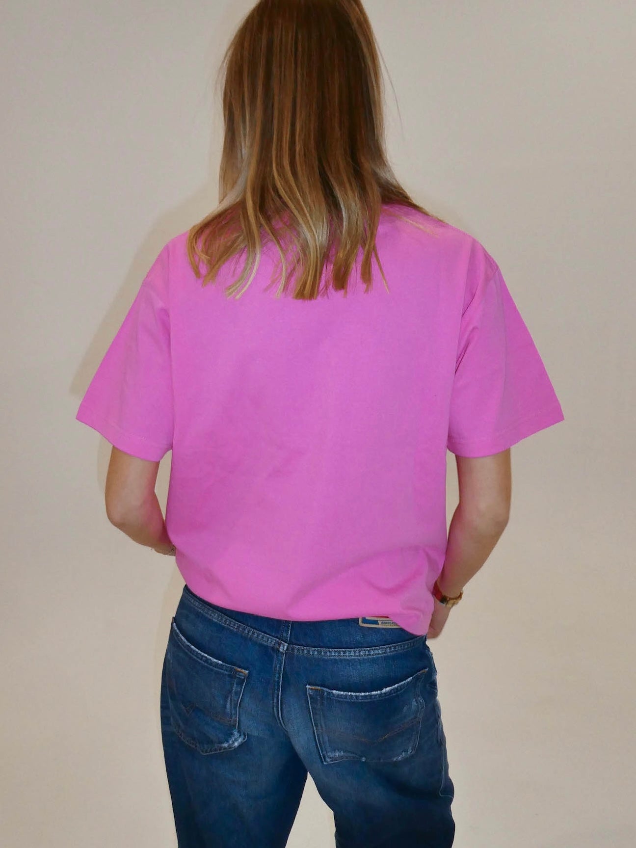 ‘Romanticise everything’ tee