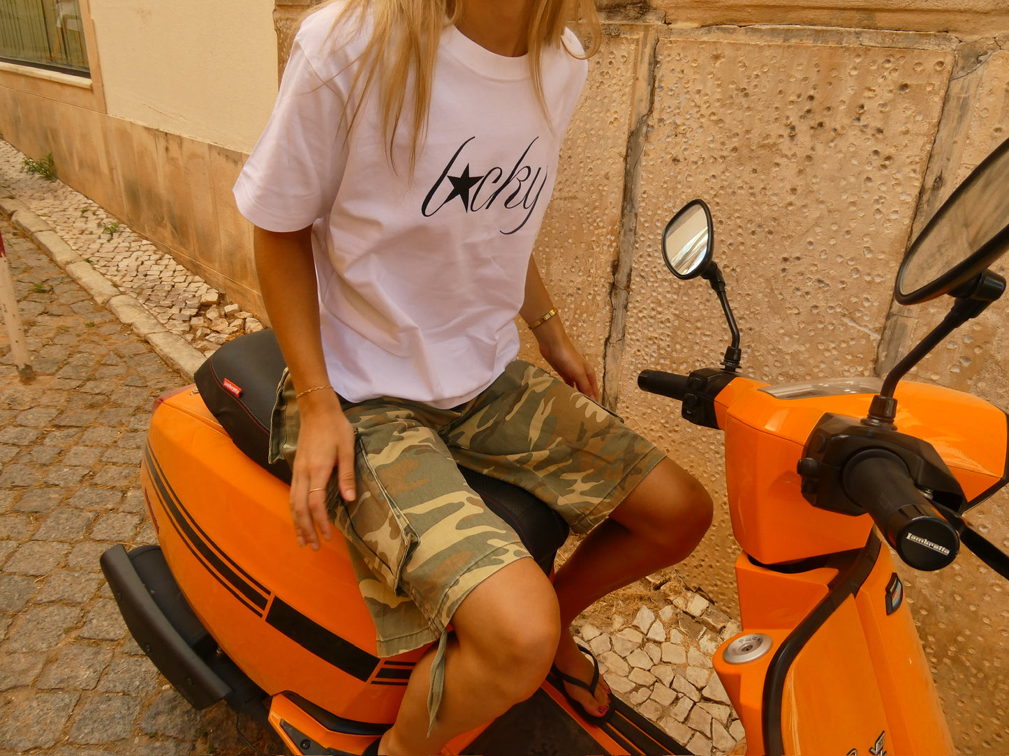 ‘Lucky’ tee