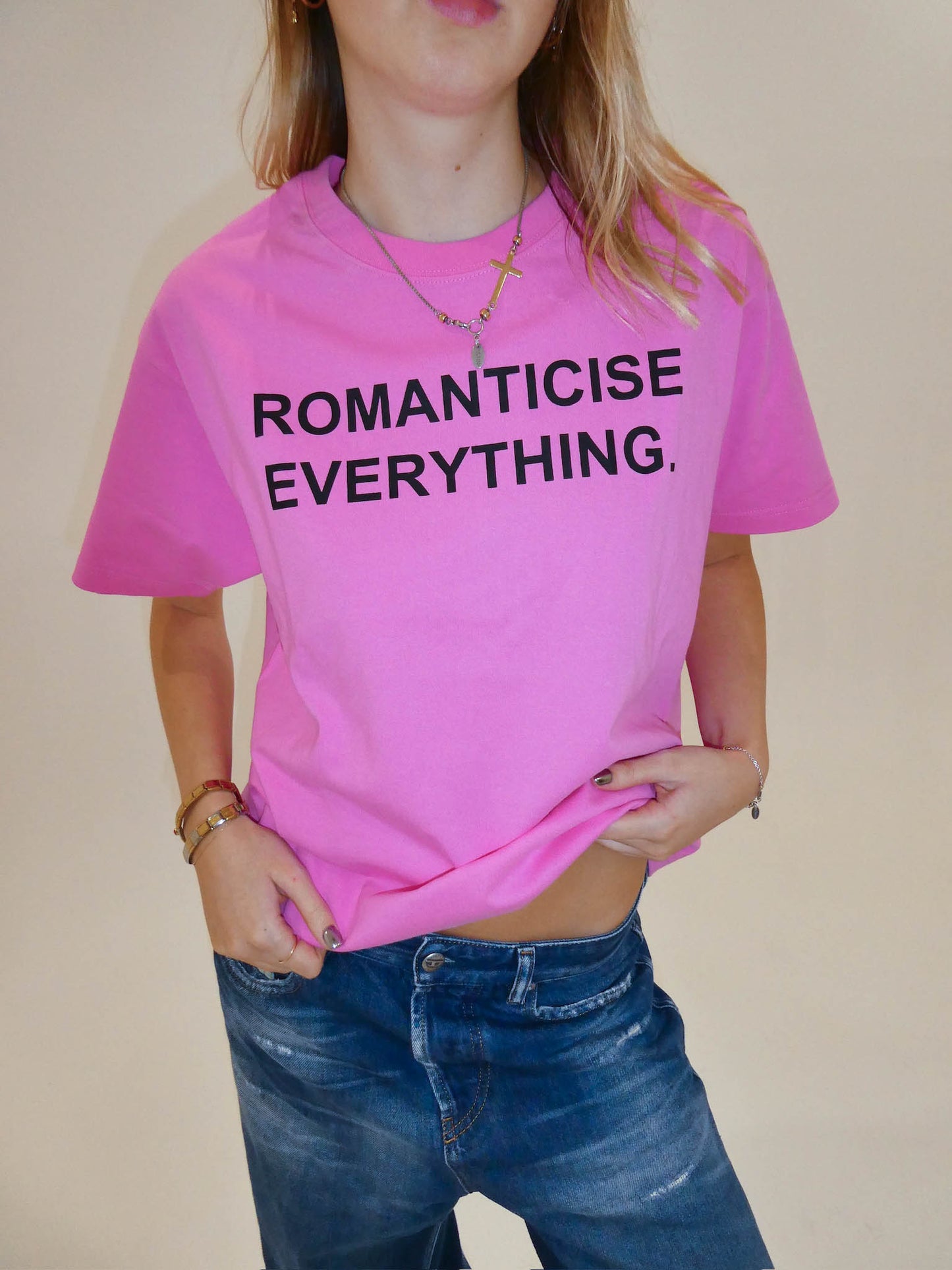‘Romanticise everything’ tee