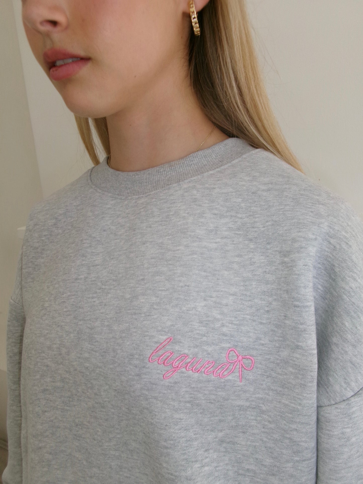 Bow embroidered Crew